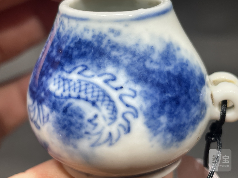 清乾隆 唐英风格青花云龙三现鸟食罐 - 图8